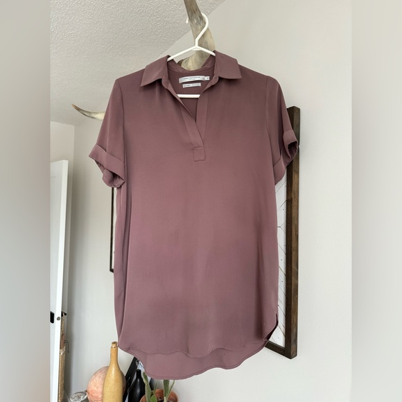 Short Sleeve Contemporary V-Neck Blouse - Picture 5 of 6